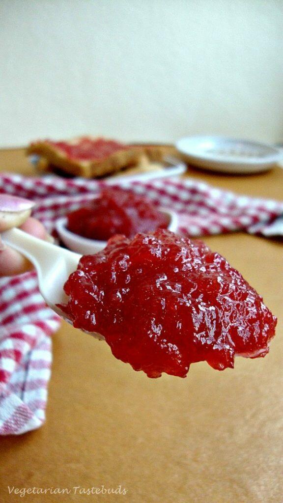 Apple and Plum Jam Recipe - Homemade Apple &amp; Plum Jam - How to make